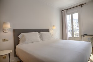 Premium bedding, minibar, in-room safe, desk - Sercotel Tribuna Málaga (Málaga)