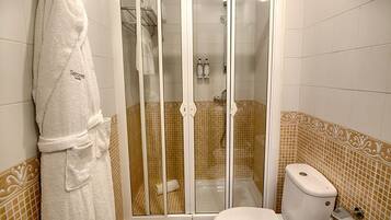 Classic Double | Bathroom | Free toiletries, hair dryer, towels