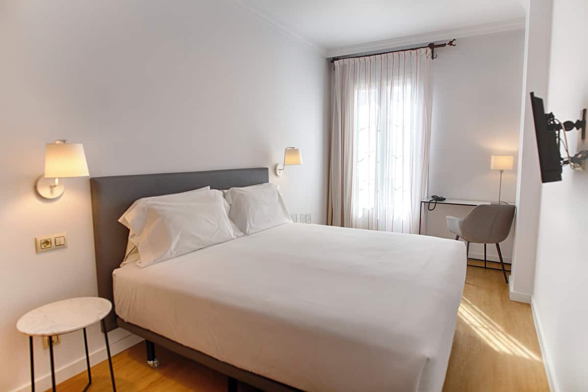 Superior Double Room, City View | Premium bedding, minibar, in-room safe, desk