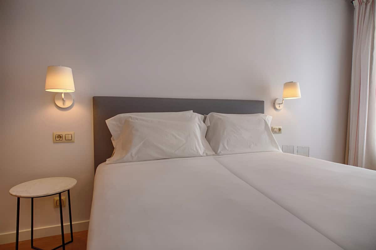 Classic Twin Room | Premium bedding, minibar, in-room safe, desk