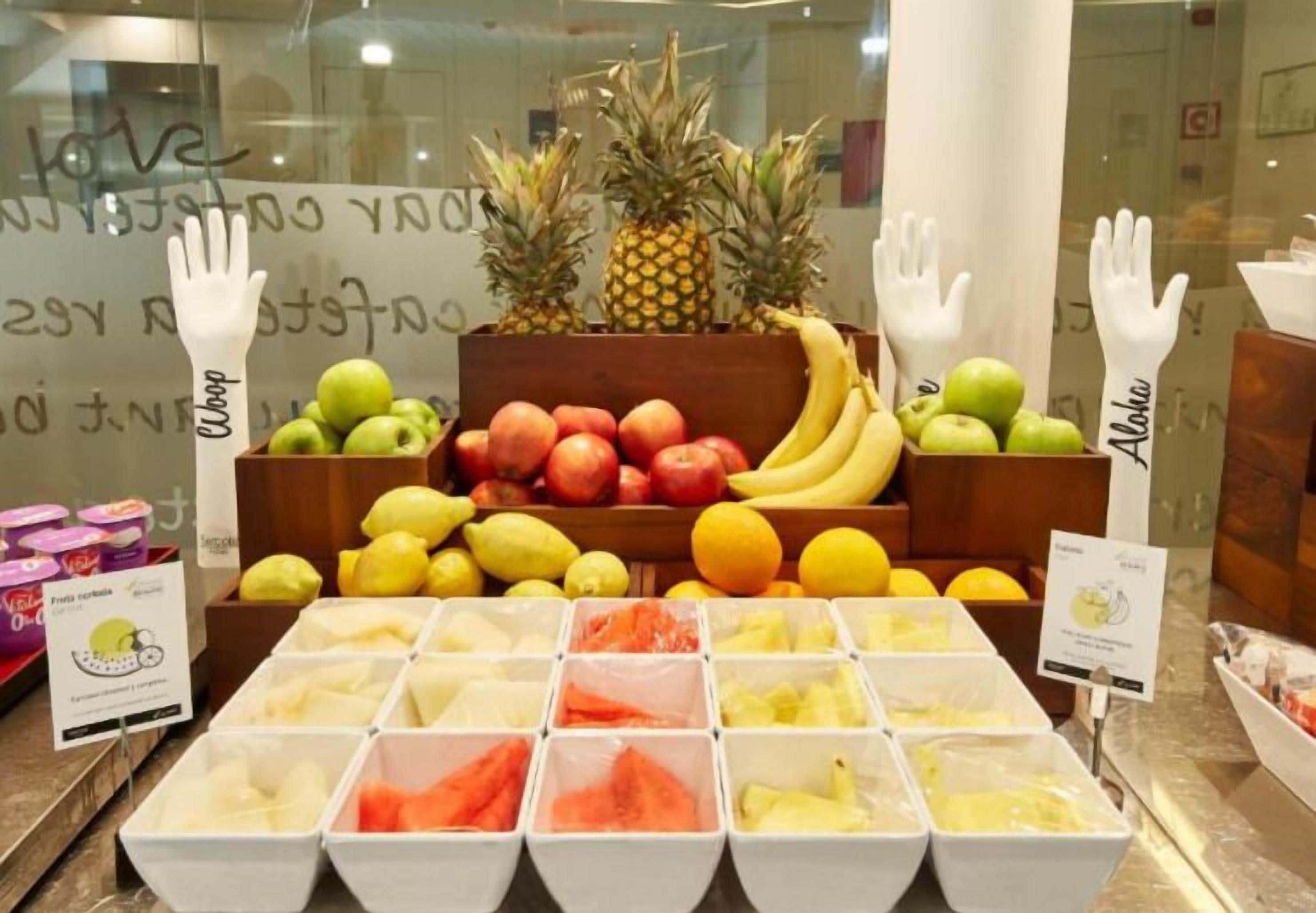 Daily buffet breakfast (EUR 11.9 per person)