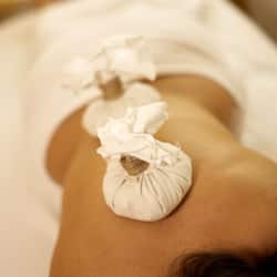 Sauna seca, banheira de hidromassagem, tratamentos corporais