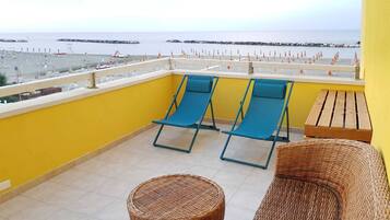 Romantische Suite, 2 Schlafzimmer, Whirlpool, Meerseite (Madreperla) | Terrasse/Patio