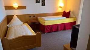 Skrivbord, strykjärn/strykbräda och gratis wi-fi