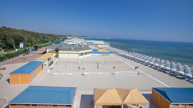 Private beach, sun loungers, beach umbrellas - Campoverde Village-Residence (Vernole)