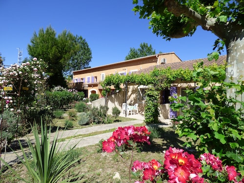 AppartHotel Festival Sud Suites - Gare TGV