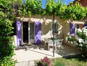 Apartment for 4 persons | Terrace/patio - AppartHotel Festival Sud Suites - Gare TGV (Avignon)