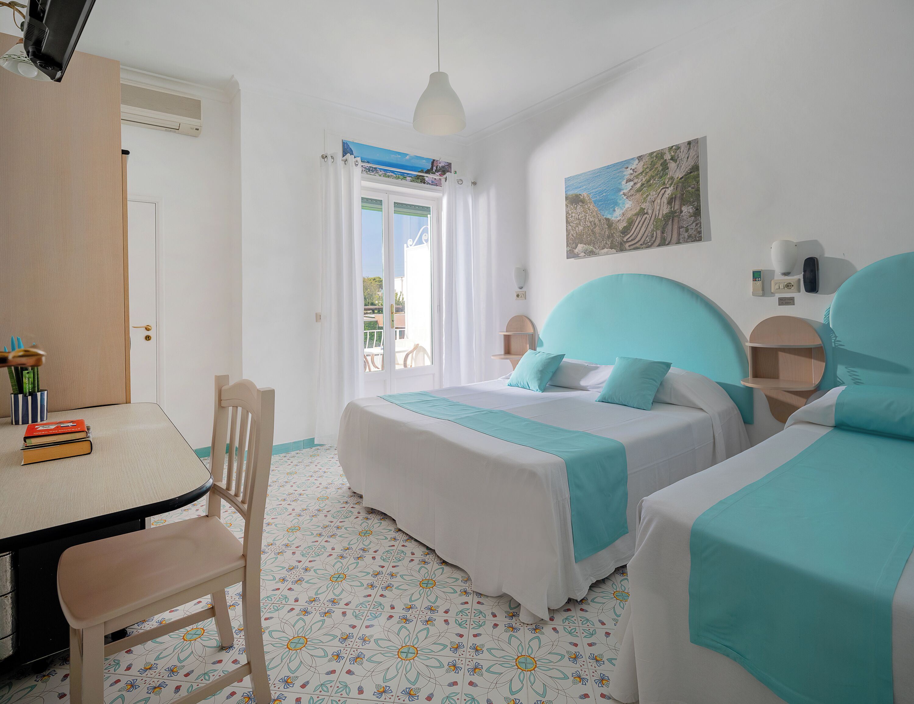 Quarto triplo standard | Roupas de cama premium, cofres nos quartos, escrivaninha