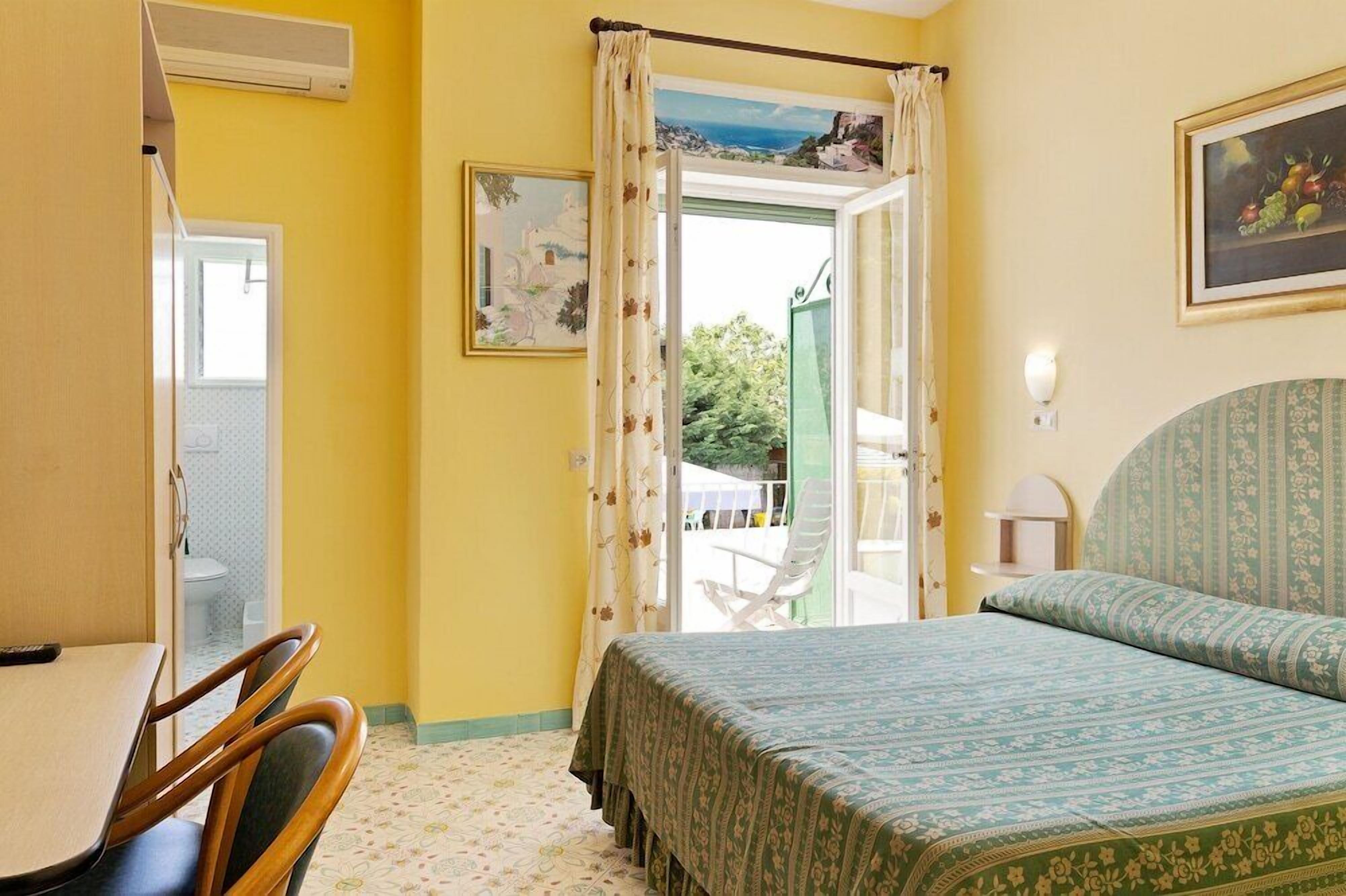 Premium bedding, in-room safe, desk, blackout curtains