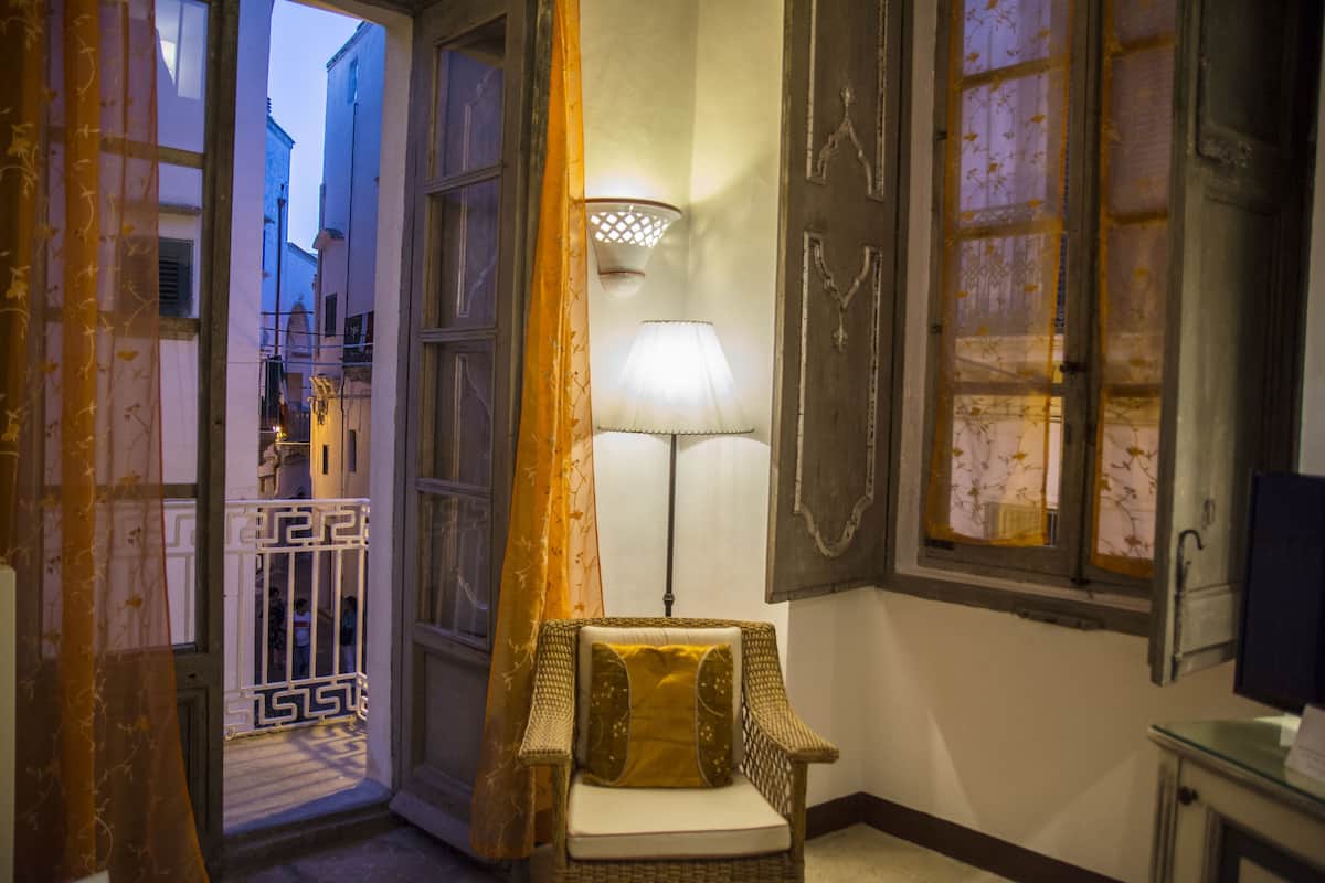 Superior Room | Minibar, in-room safe, individually decorated, desk