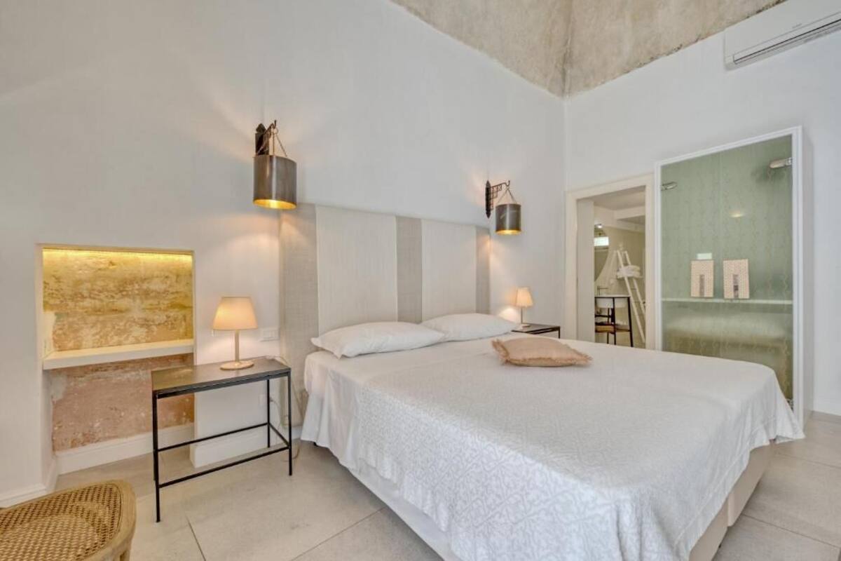 Kamar Premium | Minibar, brankas, tirai kedap cahaya, dan Wi-Fi gratis