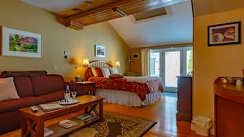 Deluxe Suite, Private Bathroom (Clark - Pets Allowed) | 1 bedroom