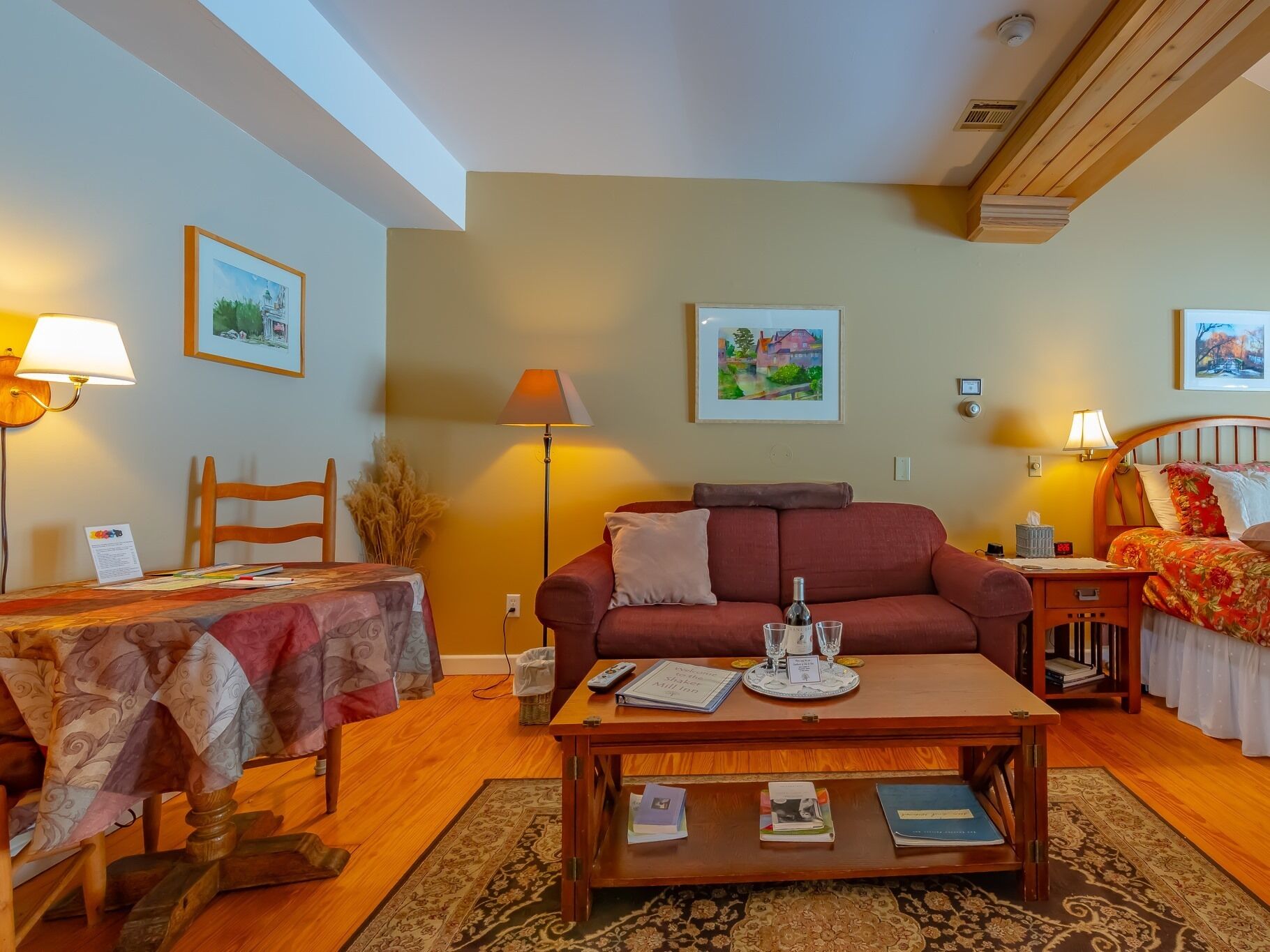 Deluxe Suite, Private Bathroom (Clark - Pets Allowed) | 1 bedroom