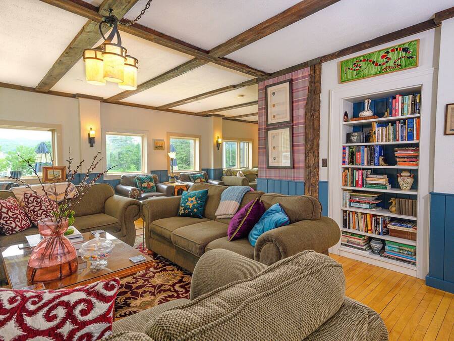 Área de estar no saguão