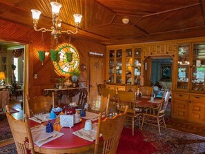 Restaurant - Fairlawn Inn (Hunter)