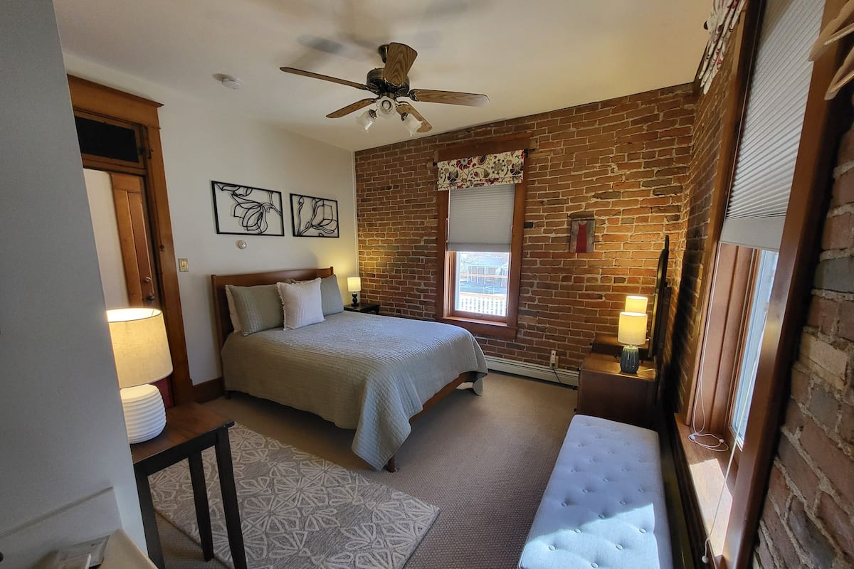 Chambre, salle de bain privée | AccÚs au Wi-Fi (inclus), literie fournie