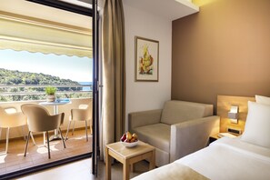 En 72-centimeters TV med Parabol-TV