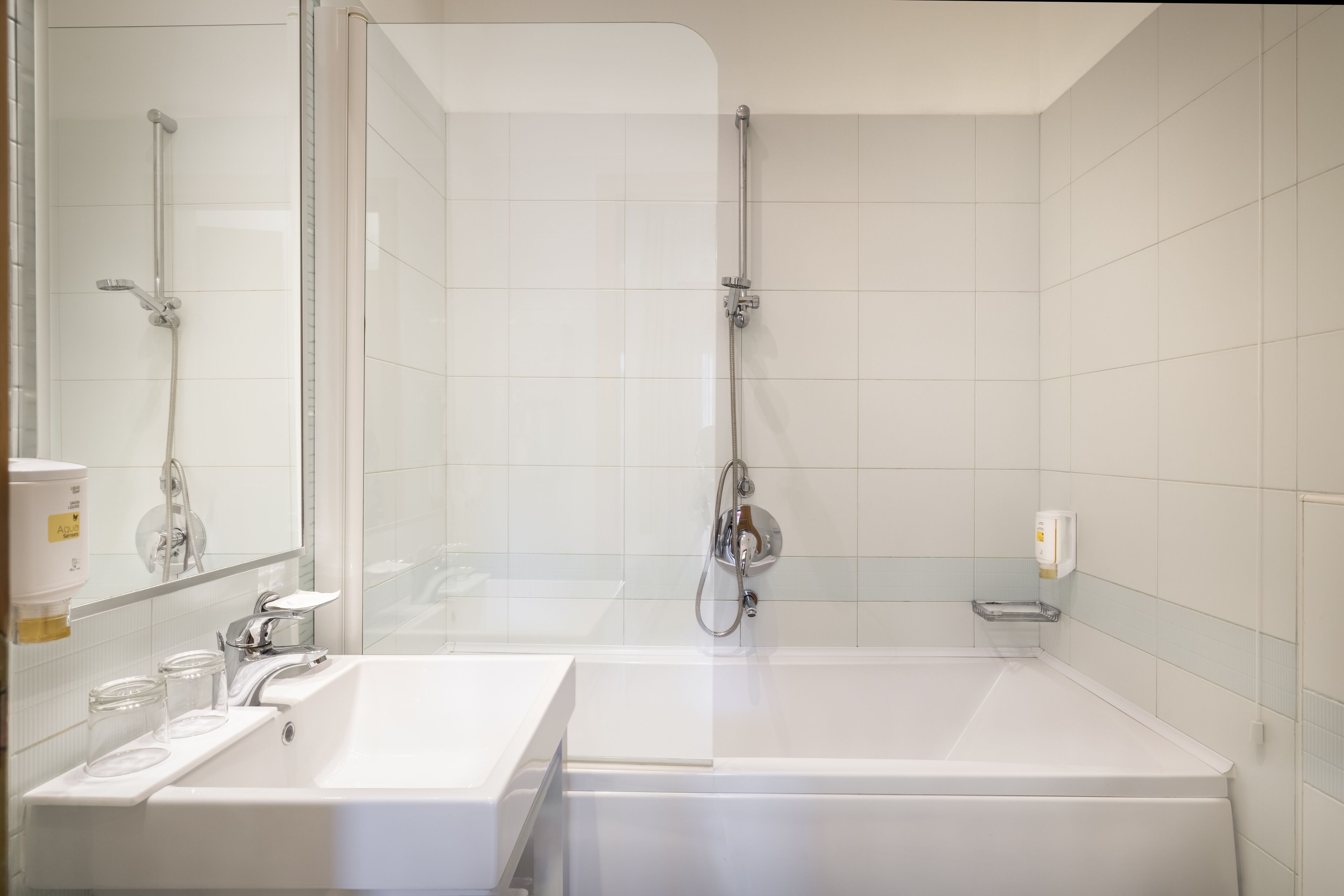 combined shower/bathtub, free toiletries, hair dryer, towels