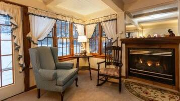 Sarah's room | Individually decorated, desk, blackout curtains, iron/ironing board