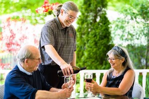 Couples dining - Kingsley House Bed & Breakfast (Fennville)