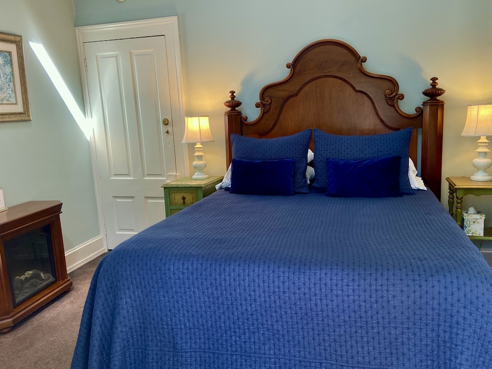 Shaw House Inn by null