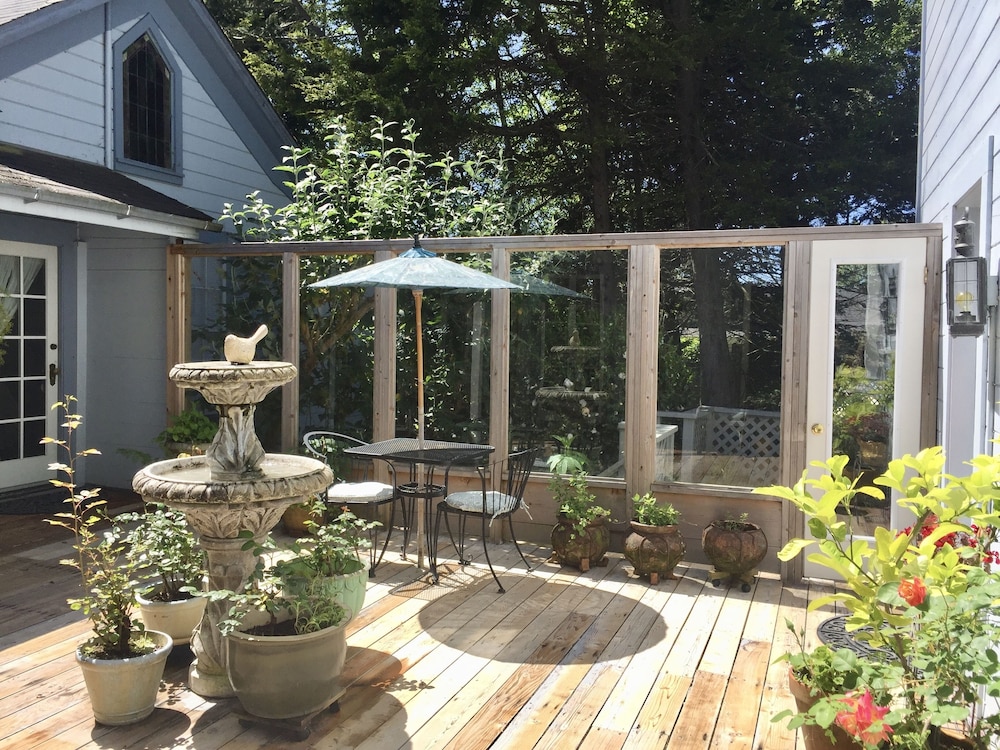 Photo of Shaw House Inn