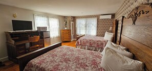 Standard Quadruple Room | Individually decorated, individually furnished, iron/ironing board - Old Orchard Beach Inn (Old Orchard Beach)