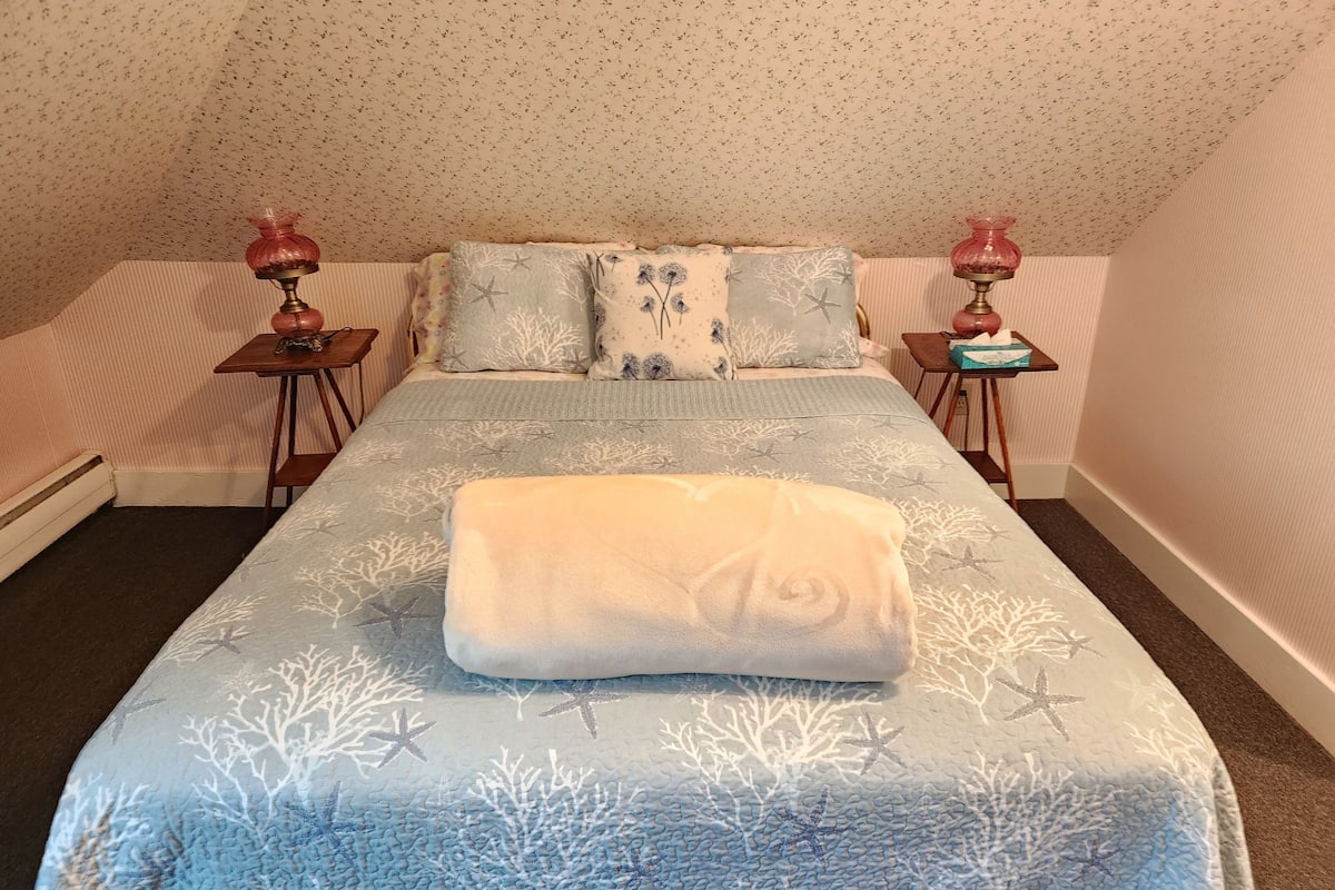 Camera Deluxe, 1 letto queen | Con stile personalizzato, con arredamento individuale