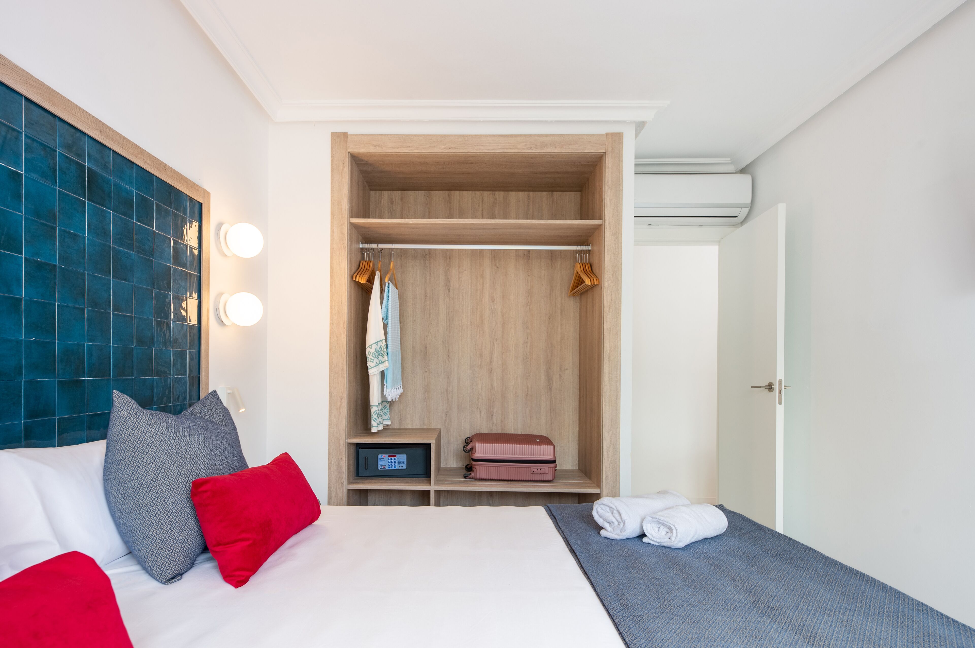 superior double room | in-room safe, free wifi, bed sheets