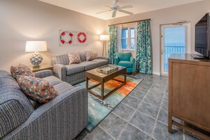 Room, 2 Bedrooms | Living room | 30-inch flat-screen TV with cable channels, TV