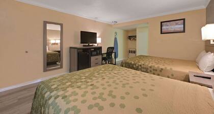 Econo Lodge Woodland near I-5