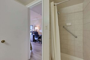 Desk, iron/ironing board, free WiFi, bed sheets