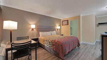 Schreibtisch, Bügeleisen/Bügelbrett, kostenloses WLAN, Bettwäsche