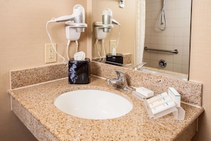 Room, 2 Queen Beds, Accessible | Bathroom | Free toiletries, hair dryer, towels - Hilton Garden Inn El Paso / University (El Paso)