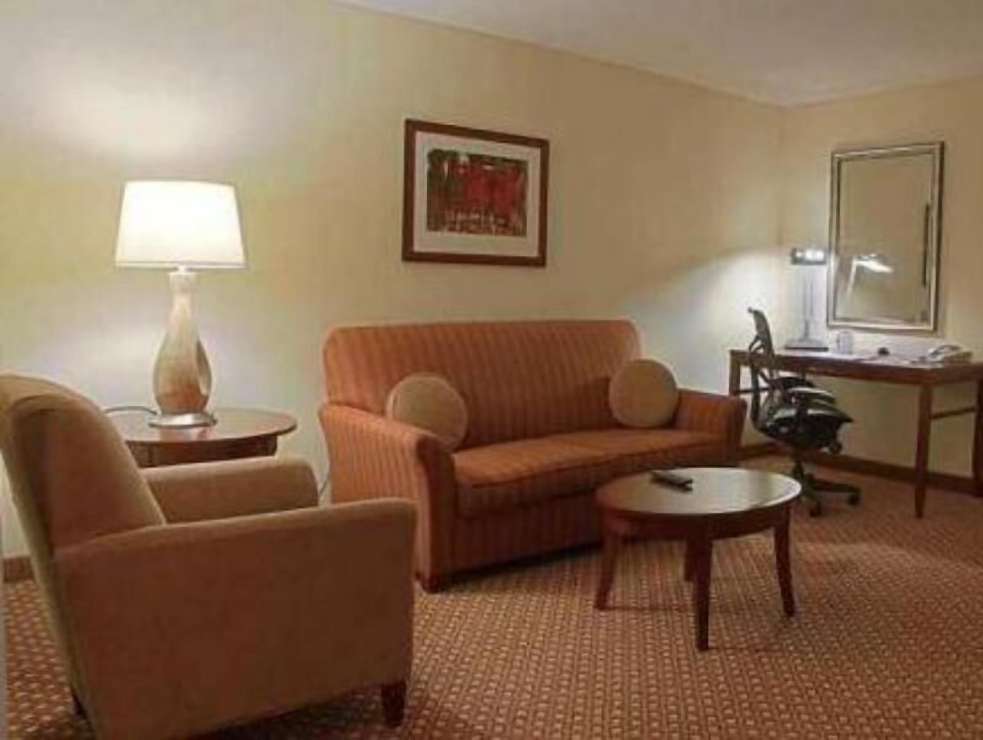 Living area | 36-inch LCD TV with cable channels, TV