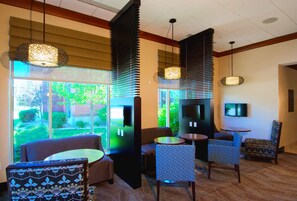 Lobby - Hilton Garden Inn Rockford (Rockford)