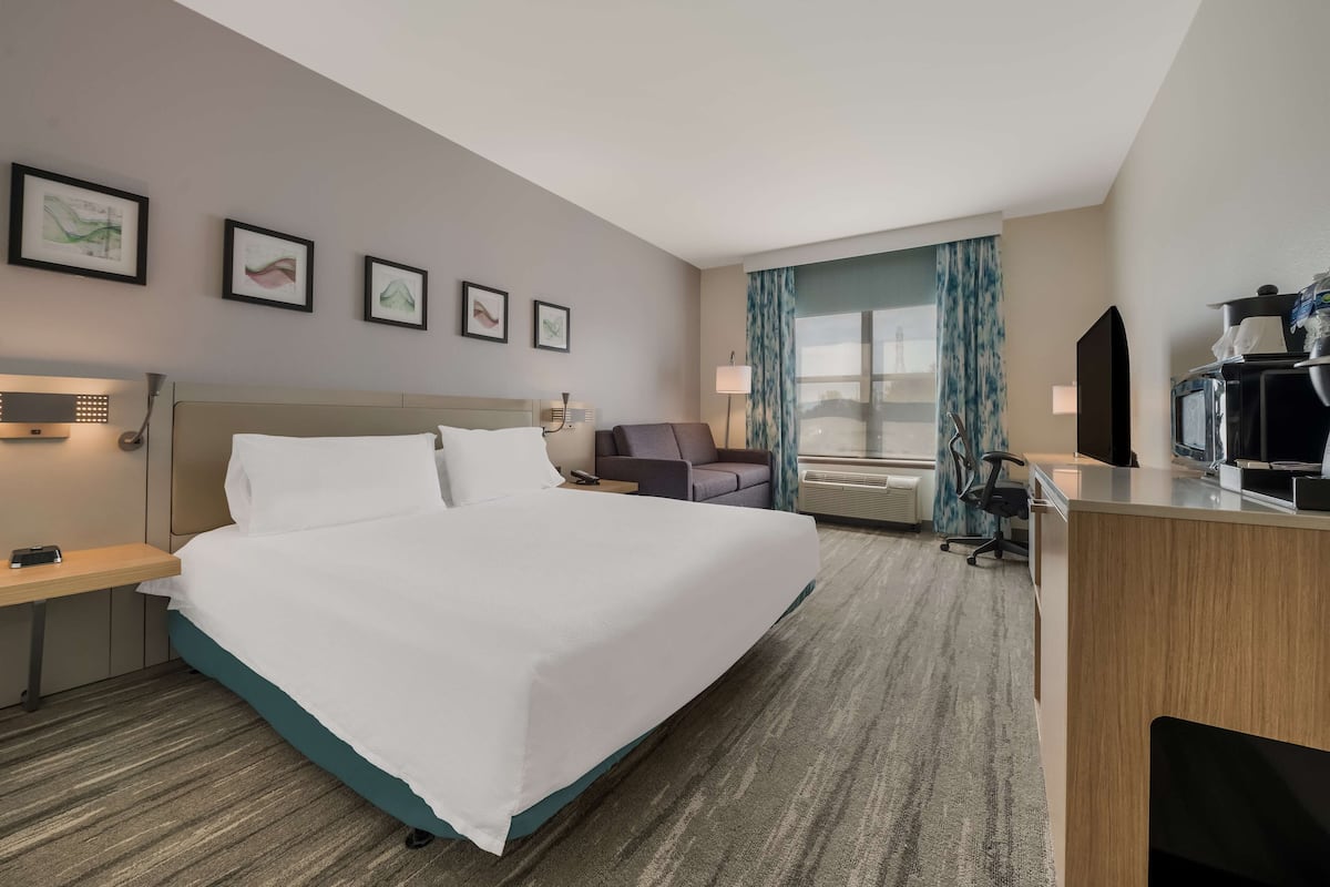 Zimmer, 1 King-Bett, barrierefrei | Wohnbereich