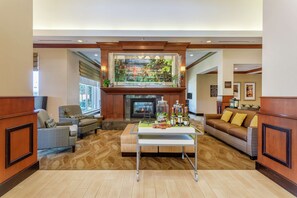 Lobby - Hilton Garden Inn Rockford (Rockford)
