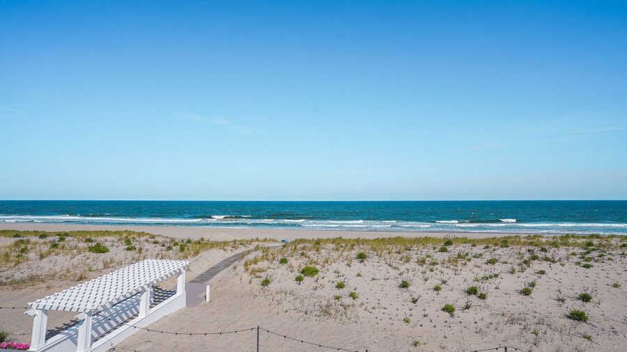 Spray Beach Oceanfront Hotel