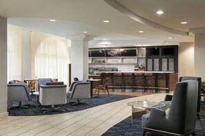 Phục vụ bữa tối, món ăn kiểu Mỹ