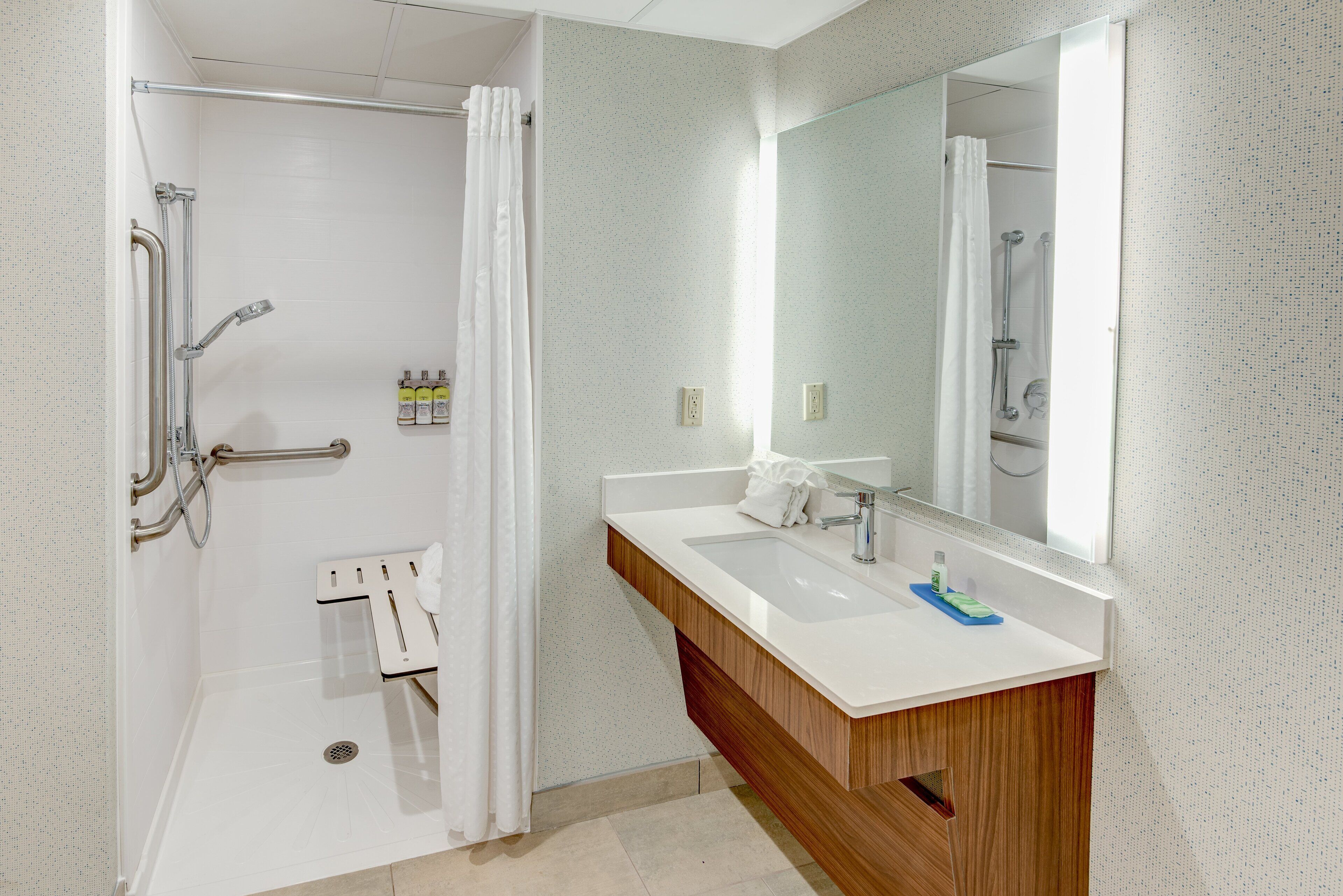 Foto - Holiday Inn Express & Suites West Long Branch - Eatontown by IHG