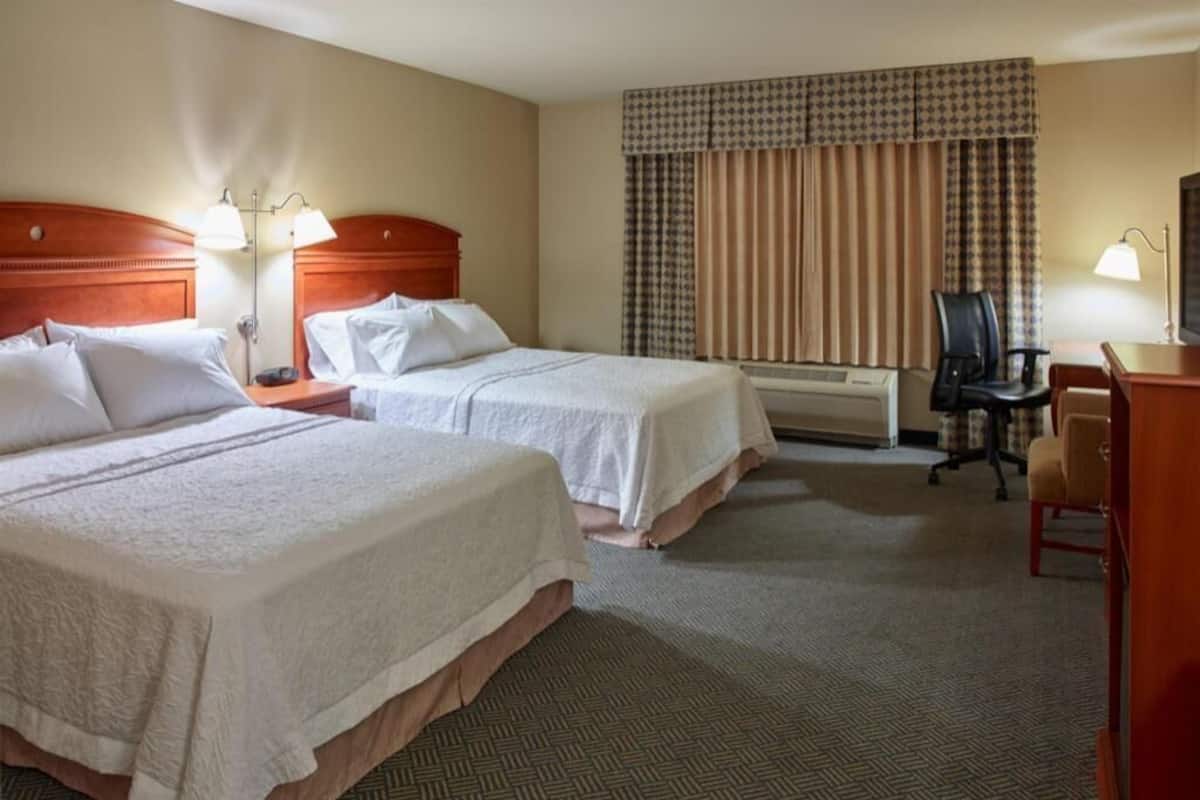 Daunenbettdecken, Zimmersafe, Verdunkelungsvorhänge