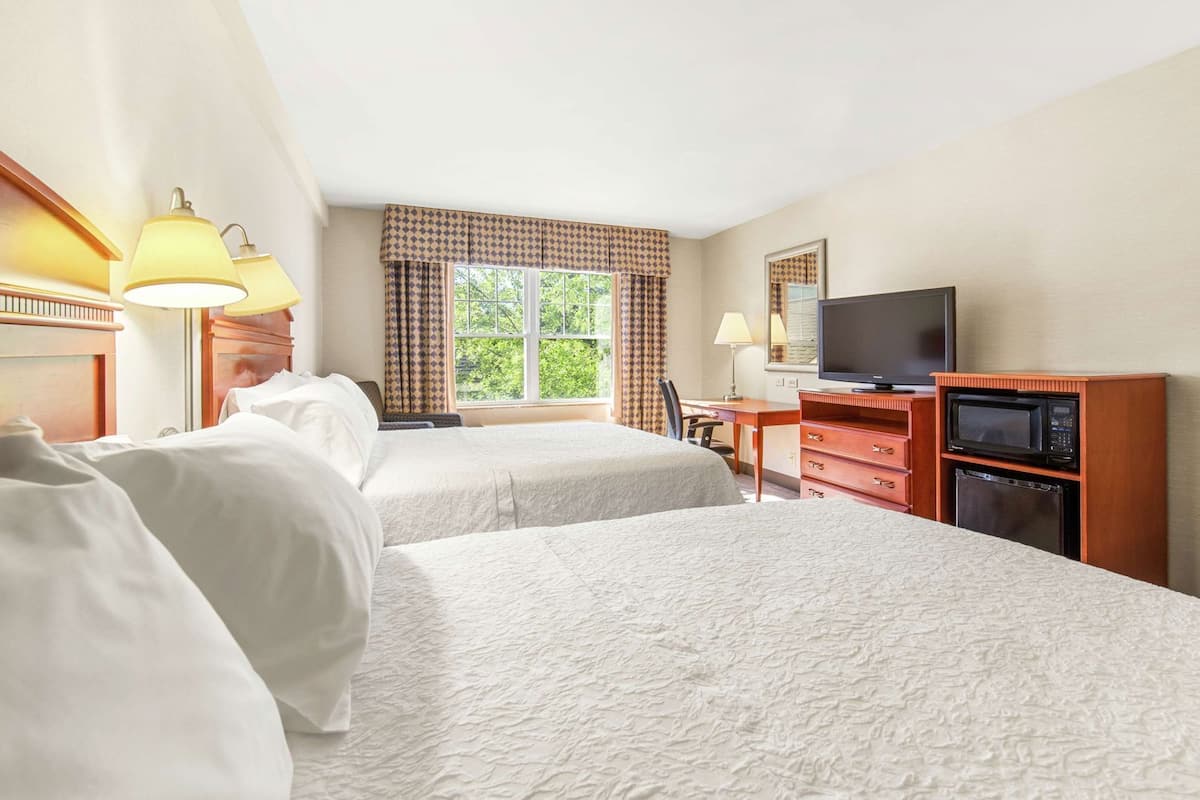 Daunenbettdecken, Zimmersafe, Verdunkelungsvorhänge