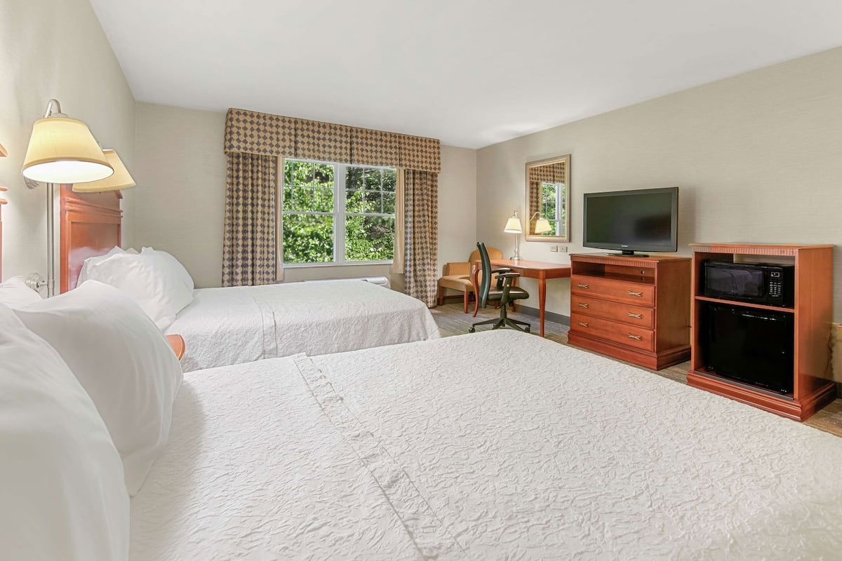 Daunenbettdecken, Zimmersafe, Verdunkelungsvorhänge