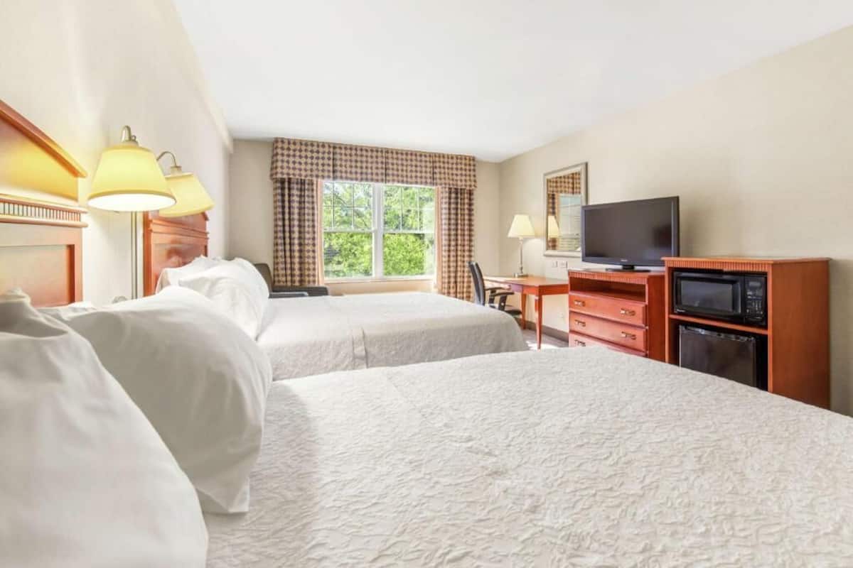 Daunenbettdecken, Zimmersafe, Verdunkelungsvorhänge