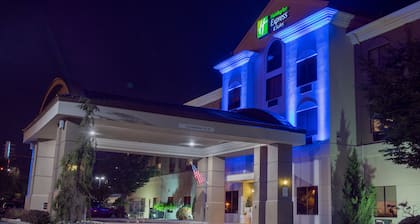 Holiday Inn Express and Suites Newton by IHG