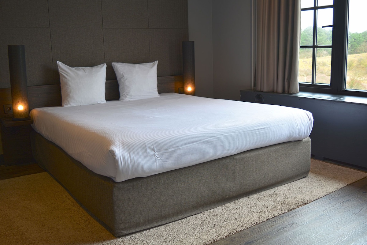 Comfort Double Room | Desk, iron/ironing board (on request), cots/infant beds, rollaway beds