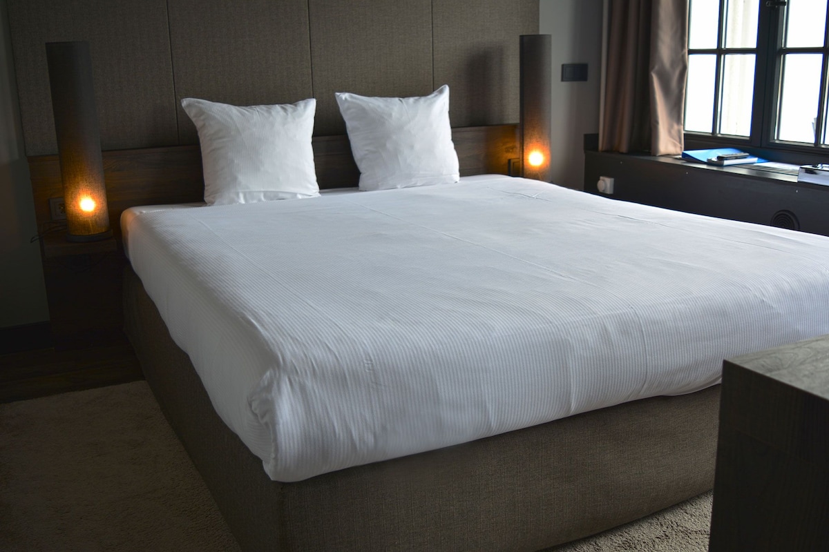 Comfort Double Room, Balcony | Desk, iron/ironing board (on request), cots/infant beds, rollaway beds