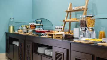 Desayuno buffet (EUR 12 por persona)