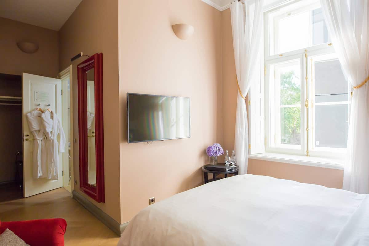 Comfort kamer, 1 queensize bed, niet-roken (Courtyard View) | Kameruitzicht